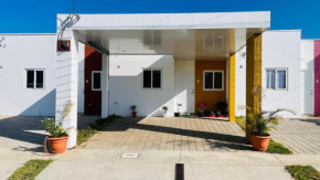 La Casita Amarilla de Santa Ana